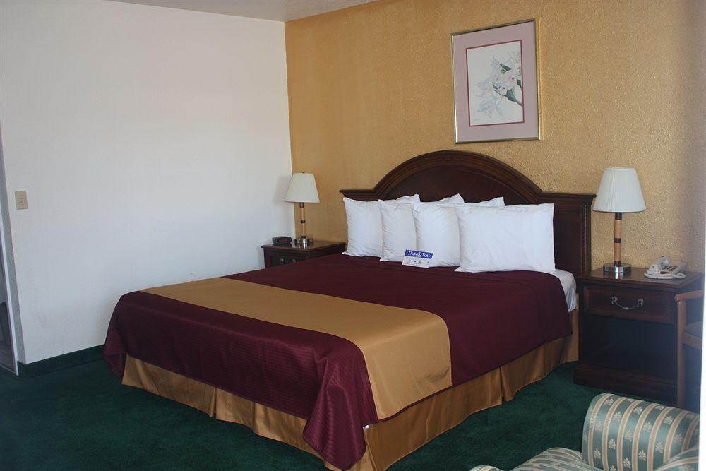 Value Inn & Suites Redding Buitenkant foto