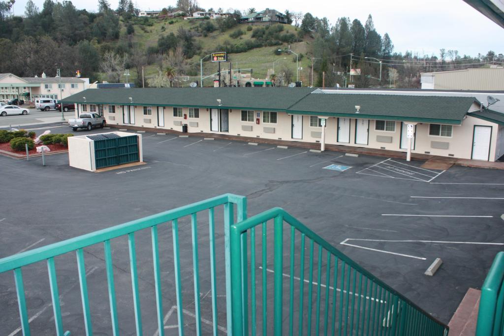 Value Inn & Suites Redding Buitenkant foto