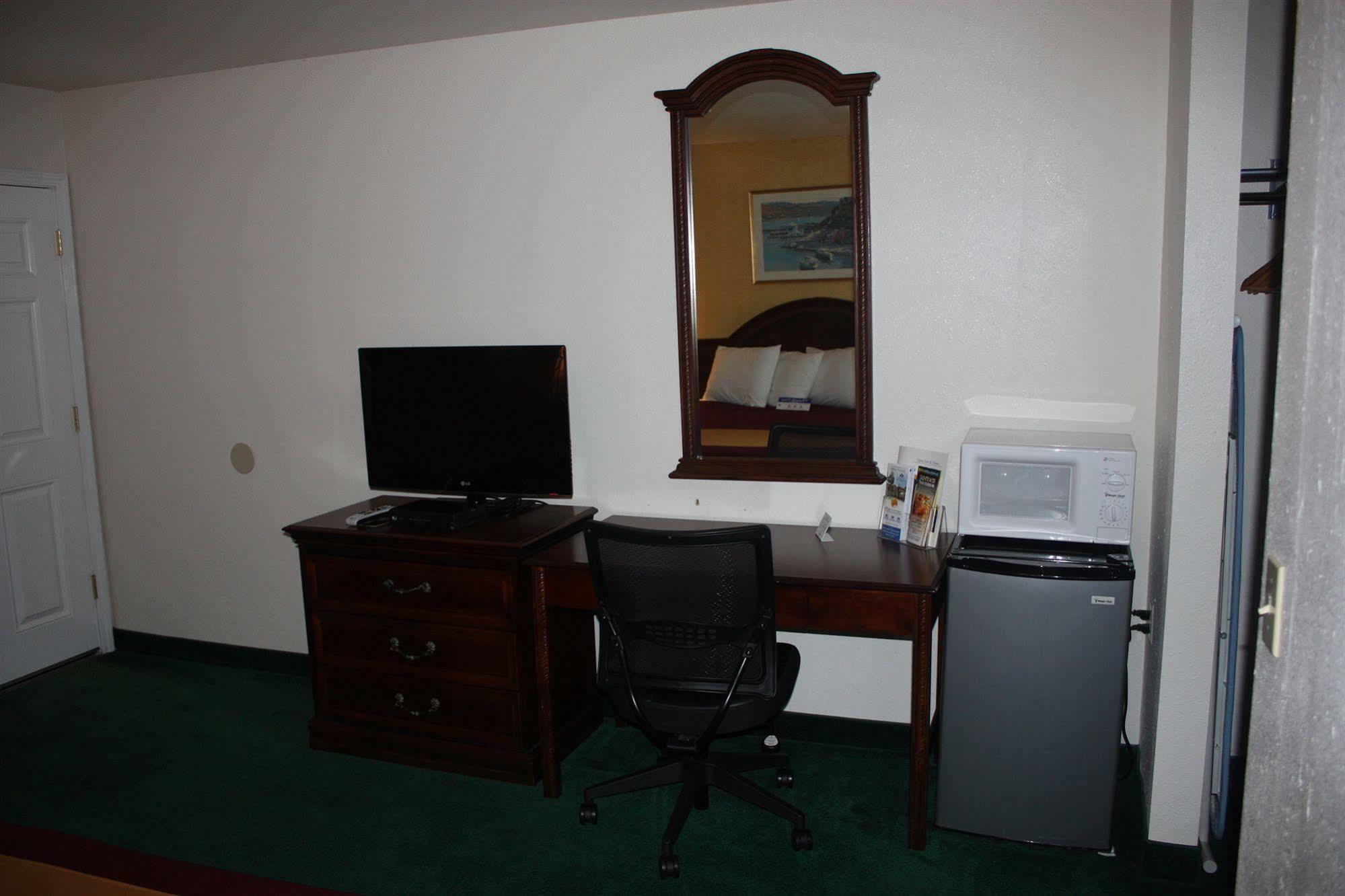 Value Inn & Suites Redding Buitenkant foto