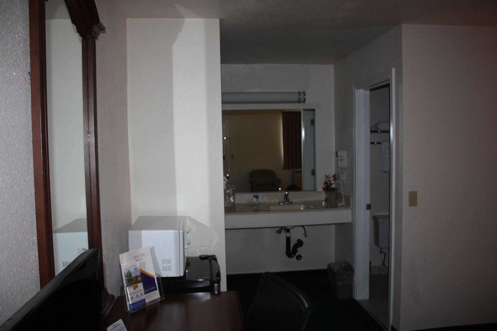 Value Inn & Suites Redding Buitenkant foto