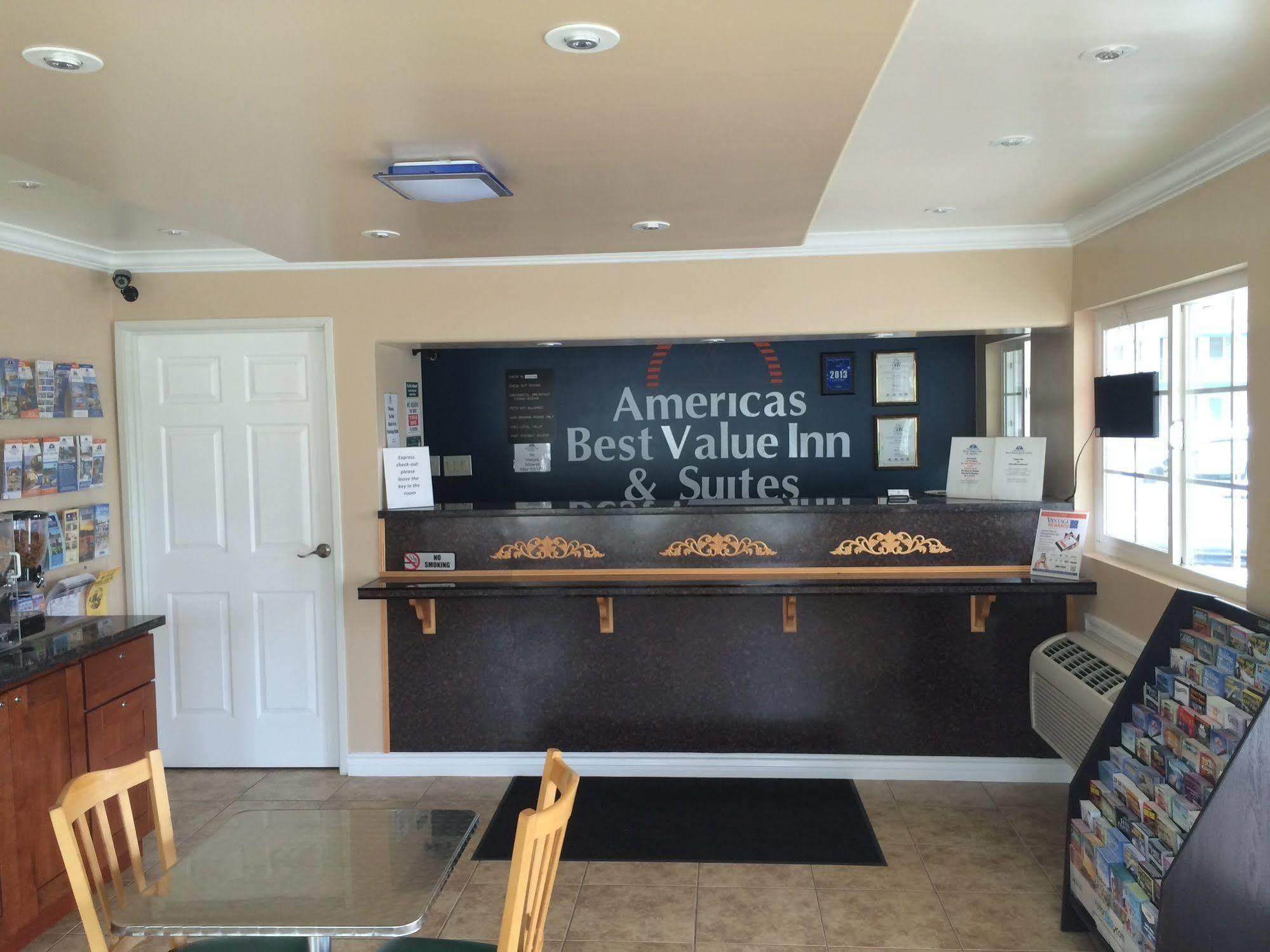 Value Inn & Suites Redding Buitenkant foto