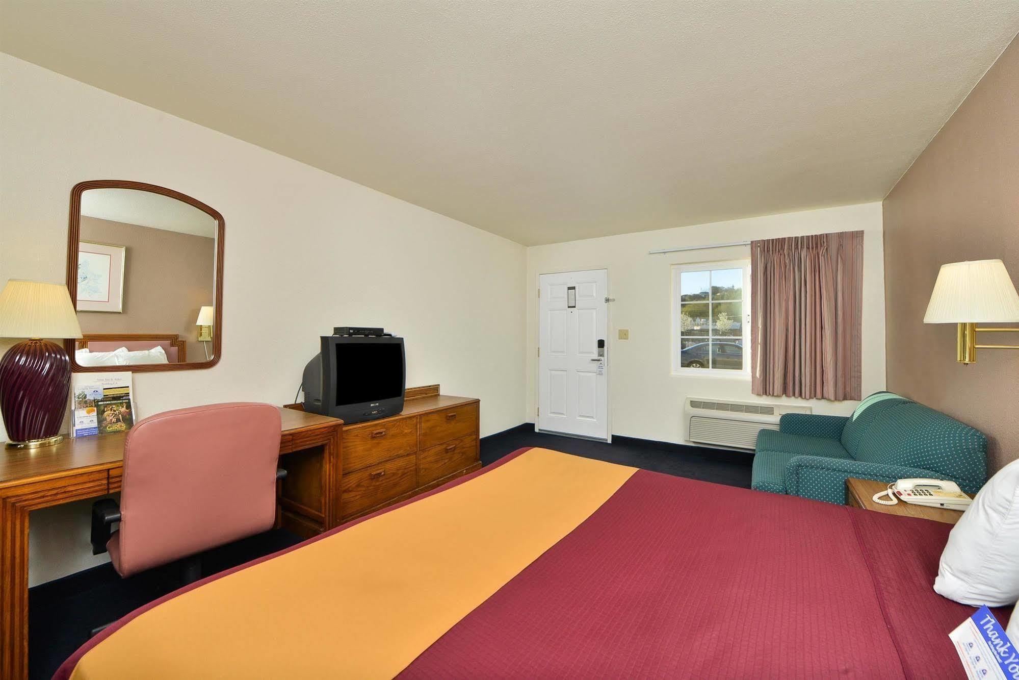 Value Inn & Suites Redding Buitenkant foto